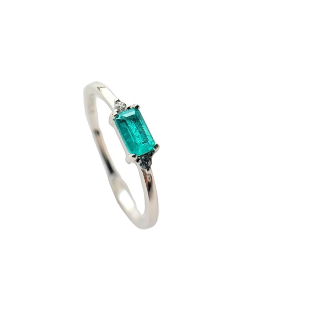 Anel em Prata 925 com cristal retangular turmalina paraíba fusion e dois cristais incolores