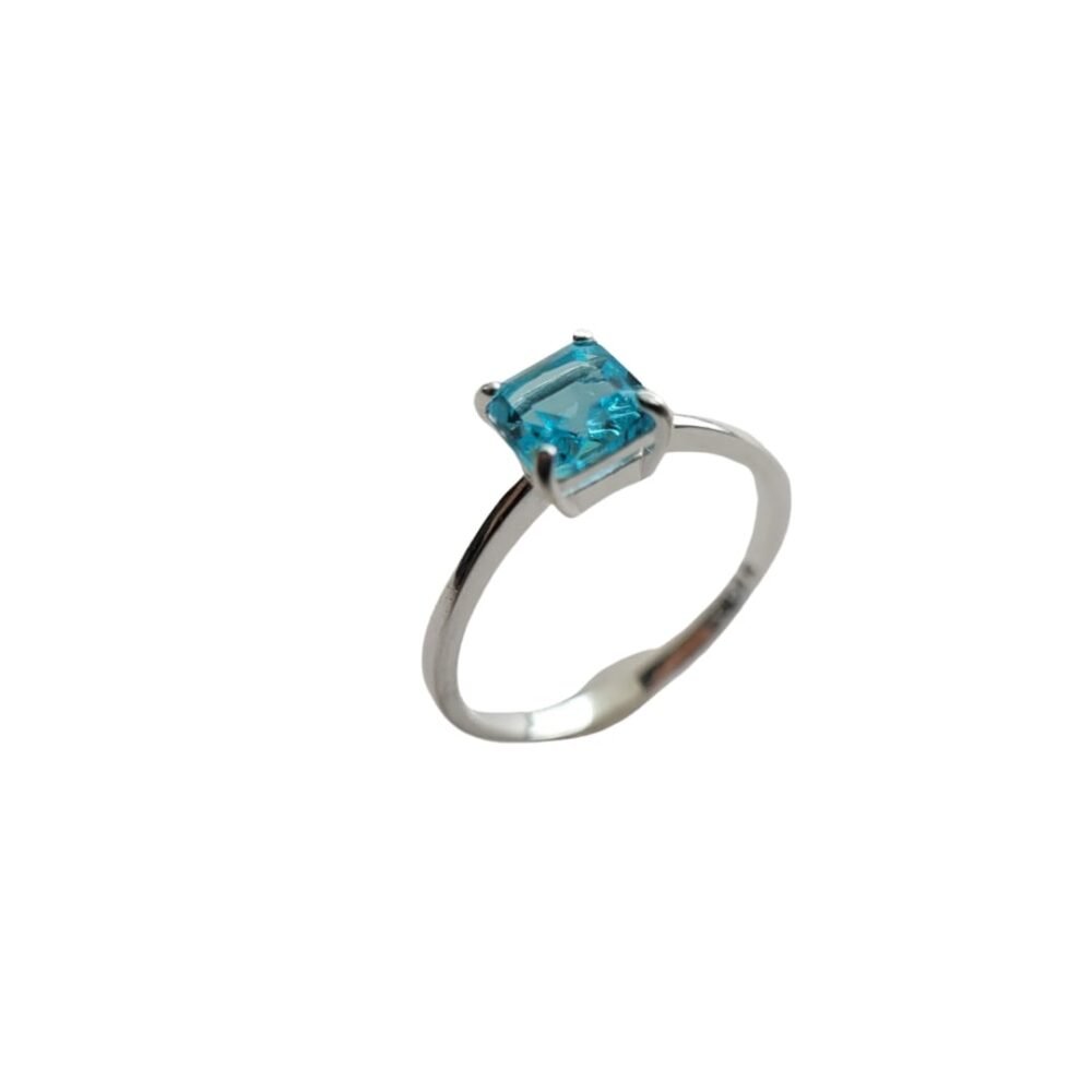 Anel em Prata 925 com cristal quadrado topázio