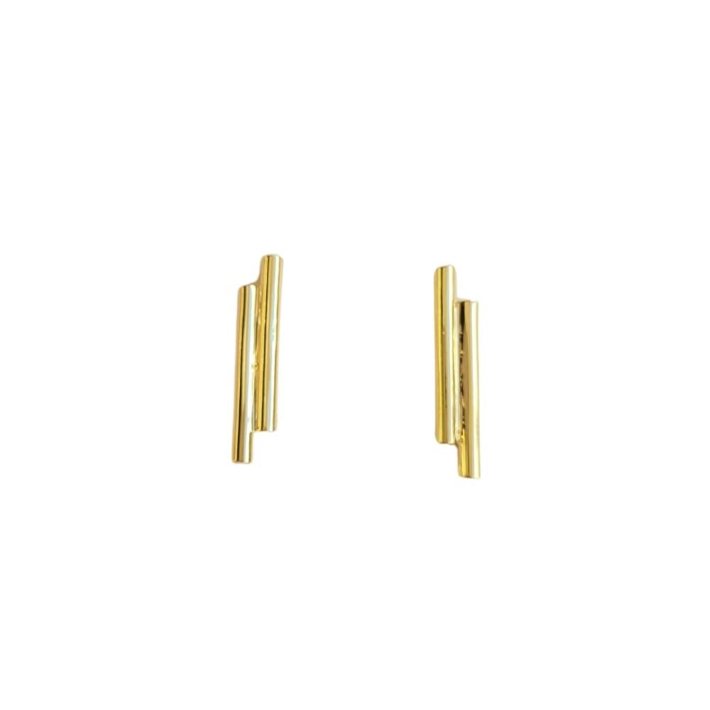 Brinco 2 traços prata 950 banho ouro 18k